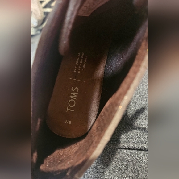 TOMS Kala Gunmetal Star Suede Oxford Bootie. Size 8 Like New - Picture 10 of 15